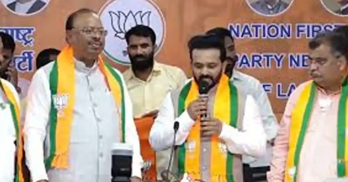 kedar jadhav enters politics joins bjp in mumbai