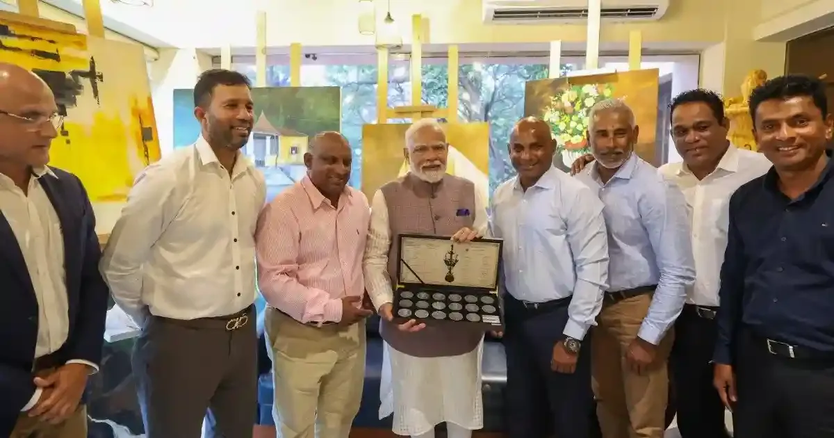 prime minister narendra modi meets the 1996 world cup winning sri lankan cricket team