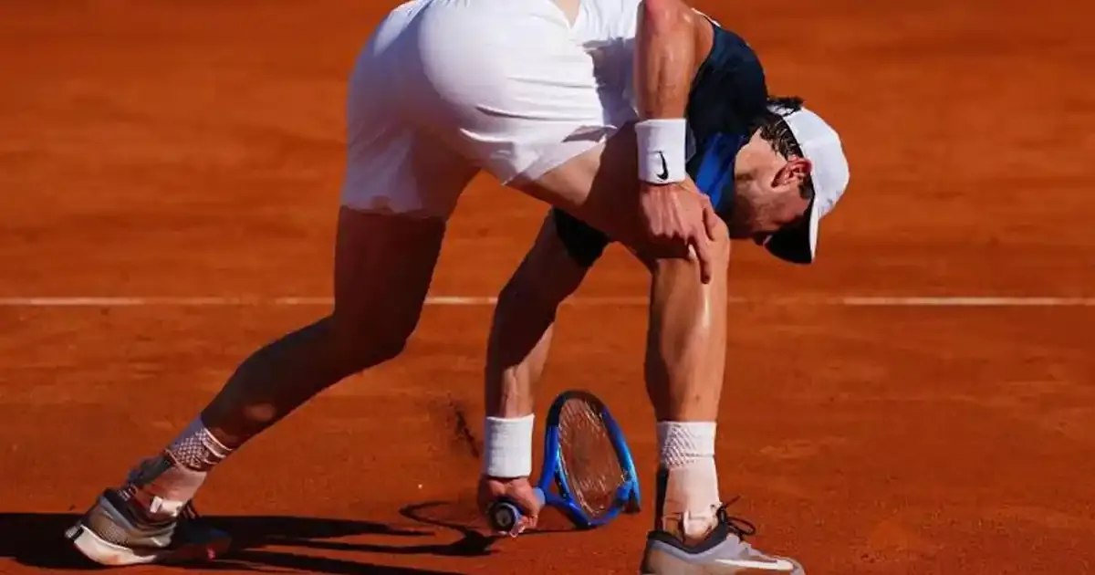 jack draper on smashing racket during italian open third round win