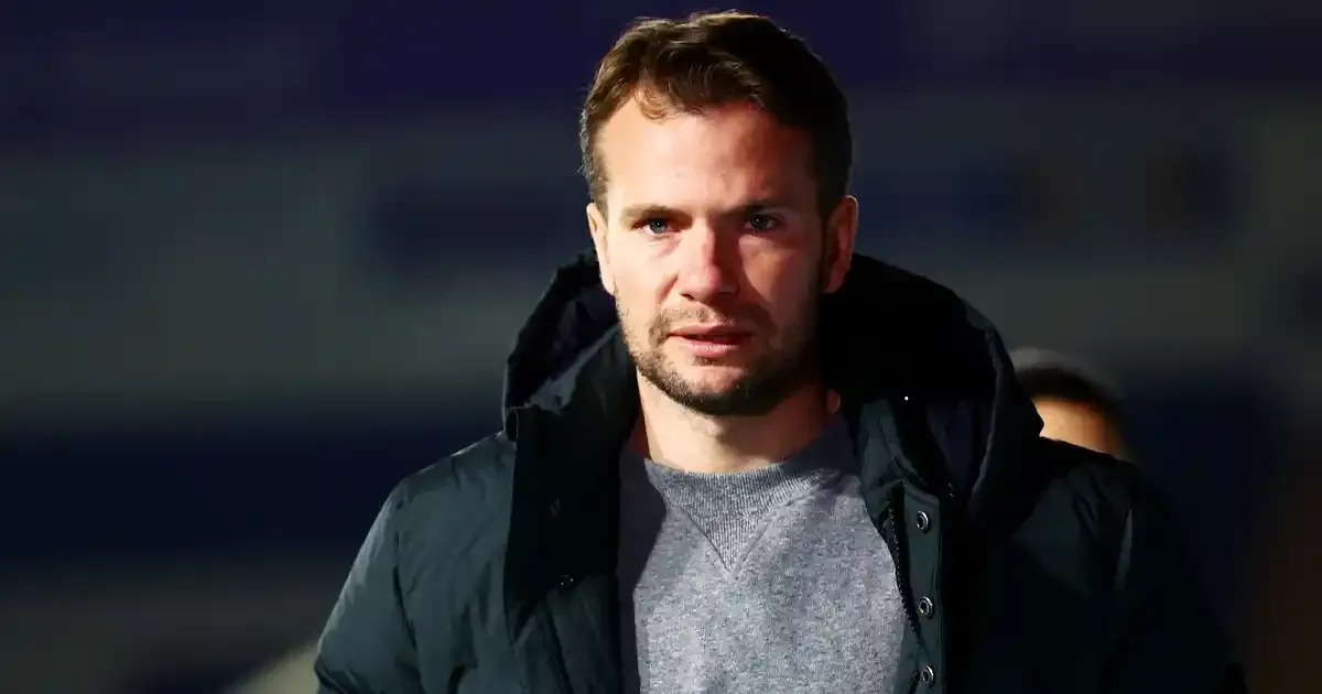 plymouth argyle appoint former manchester united player tom cleverley as new manager