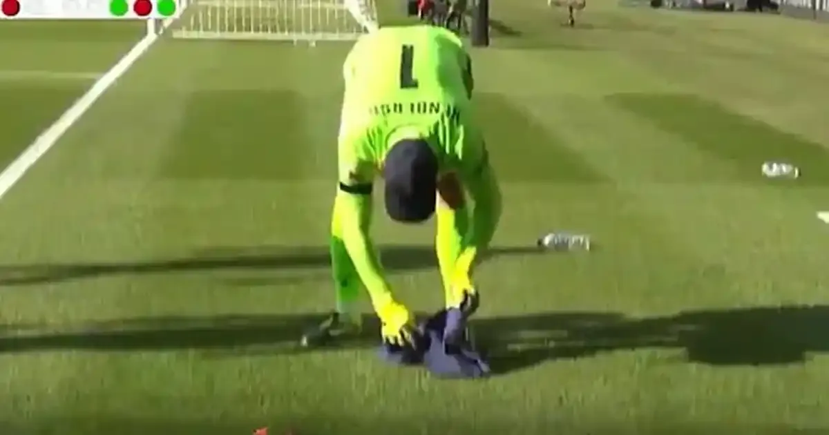 did dean henderson use a cheat sheet in crystal palace s community shield win over liverpool