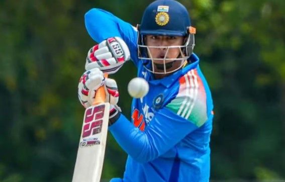 who have been the youngest debutants for india