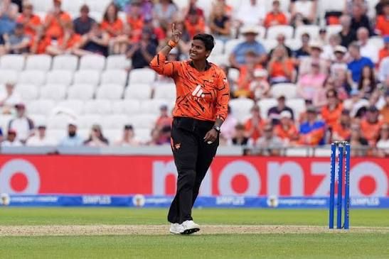 deepti sharma vs manchester super giants